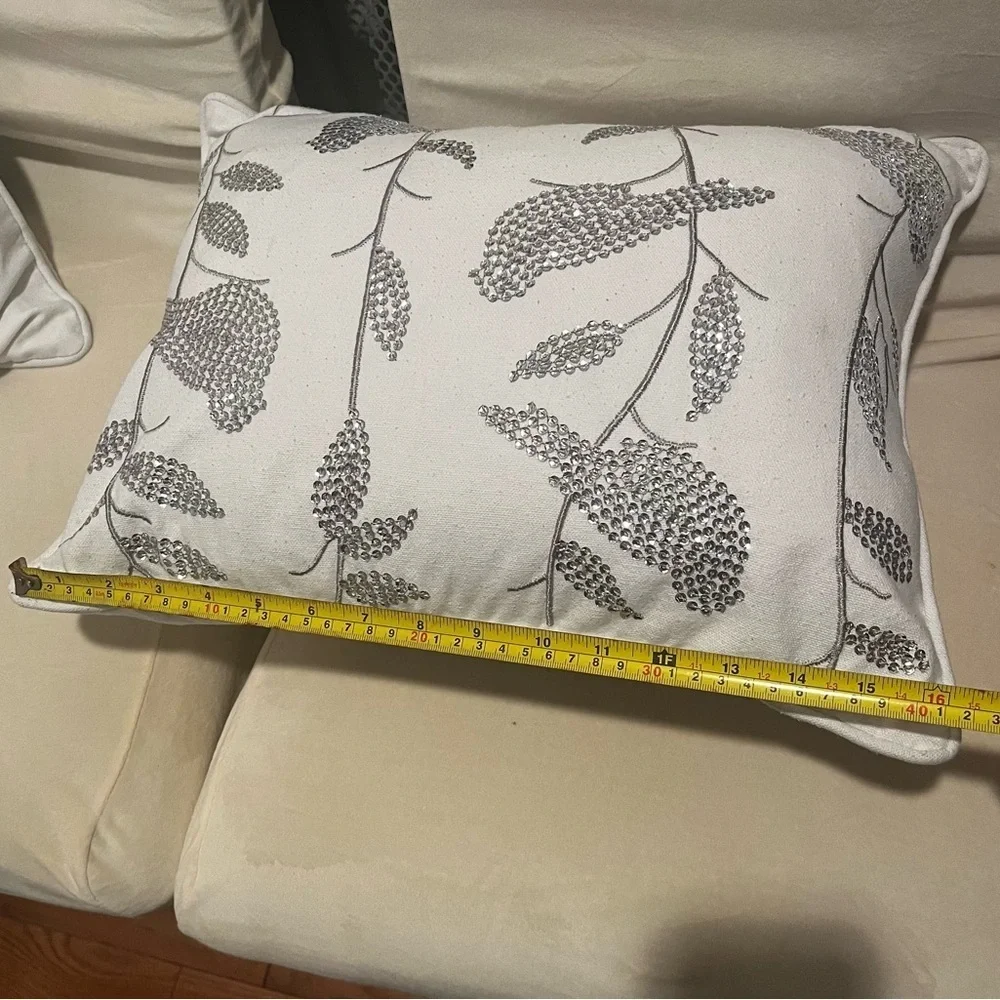 N/A elegant throw